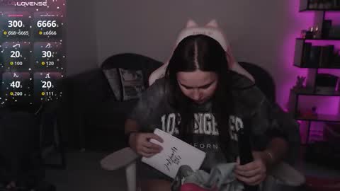 mari moore online show from 10/16/25, 09:21