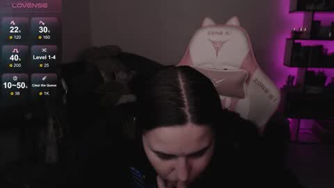 mari moore online show from 10/27/25, 05:39