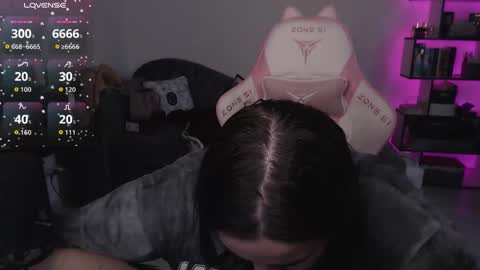 mari moore online show from 11/20/25, 10:04