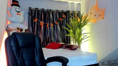 mari_salgado online show from 10/13/25, 11:21