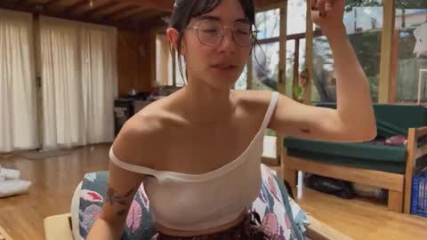 Alfonsina online show from 10/04/25, 05:00