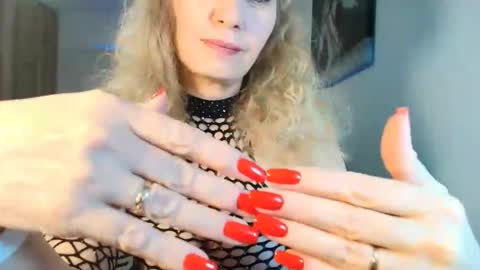 maria_anna_mmm online show from 04/25/26, 07:55