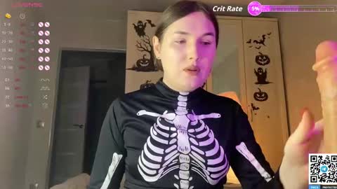 Snapshot of maria_bowie chatting on 10/31/25, 07:53 Maria online show from 10/31/25, 07:53