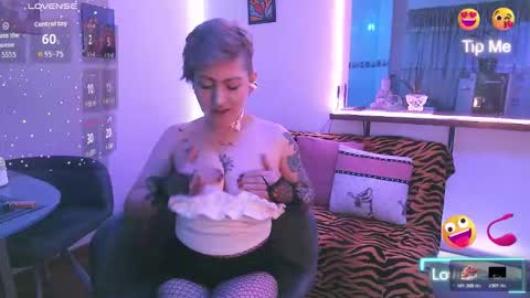 Snapshot of maria_fernandaxxx_ chatting on 11/27/25, 10:23 Maria fernanda online show from 11/27/25, 10:23