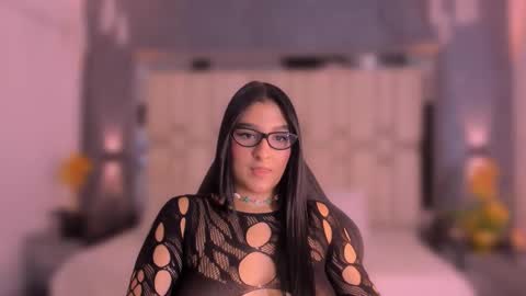 Snapshot of maria_flowers chatting on 10/11/25, 08:07  MARIA  online show from 10/11/25, 08:07