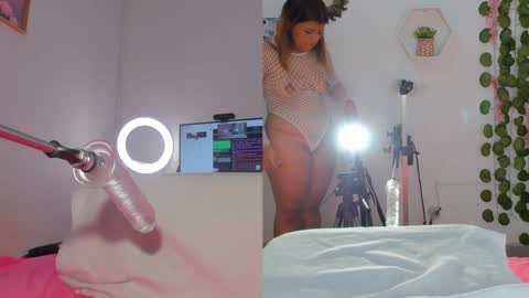 Maria Jones  online show from 01/24/25, 01:56