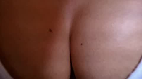 Snapshot of maria_rosee chatting on 12/20/25, 02:35 ELI online show from 12/20/25, 02:35