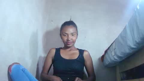 Snapshot of mariah586 chatting on 11/04/25, 08:02 Maria online show from 11/04/25, 08:02