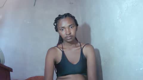 Snapshot of mariah586 chatting on 11/10/25, 09:41 Maria online show from 11/10/25, 09:41