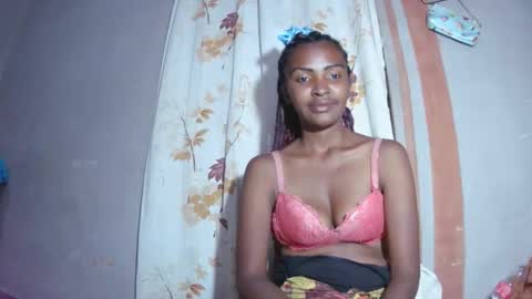 Snapshot of mariah586 chatting on 11/12/25, 02:50 Maria online show from 11/12/25, 02:50