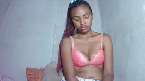 Snapshot of mariah586 chatting on 11/13/25, 09:03 Maria online show from 11/13/25, 09:03