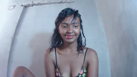 Snapshot of mariah586 chatting on 11/17/25, 05:13 Maria online show from 11/17/25, 05:13