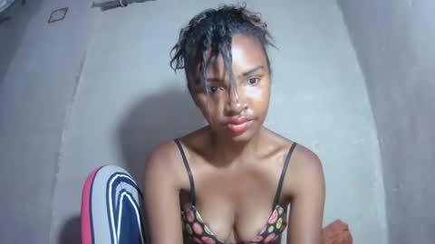 Snapshot of mariah586 chatting on 11/17/25, 11:32 Maria online show from 11/17/25, 11:32