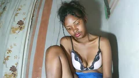 Snapshot of mariah586 chatting on 11/23/25, 12:54 Maria online show from 11/23/25, 12:54