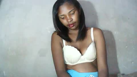 Snapshot of mariah586 chatting on 12/14/25, 12:49 Maria online show from 12/14/25, 12:49