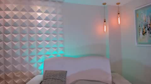Snapshot of mariaherrera_ chatting on 03/06/26, 10:17 MARIA HERRERA online show from 03/06/26, 10:17
