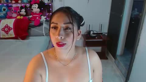 Snapshot of mariajose2015 chatting on 02/19/26, 11:06 Mariajose online show from 02/19/26, 11:06