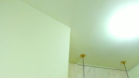 Snapshot of mariam__cute chatting on 12/28/24, 01:29   online show from 12/28/24, 01:29