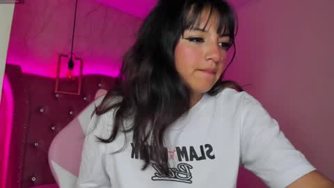 Snapshot of mariam__cute chatting on 01/08/25, 06:41   online show from 01/08/25, 06:41