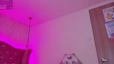 Snapshot of mariam__cute chatting on 01/25/25, 03:20   online show from 01/25/25, 03:20