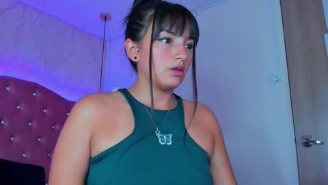 Snapshot of mariam__cute chatting on 02/04/25, 07:00   online show from 02/04/25, 07:00