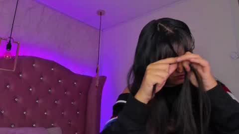 Snapshot of mariam__cute chatting on 02/12/25, 06:19   online show from 02/12/25, 06:19