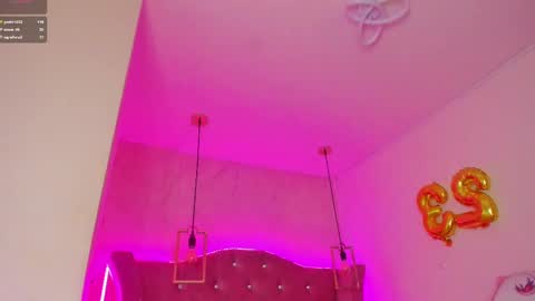 Snapshot of mariam__cute chatting on 03/12/25, 10:07   online show from 03/12/25, 10:07