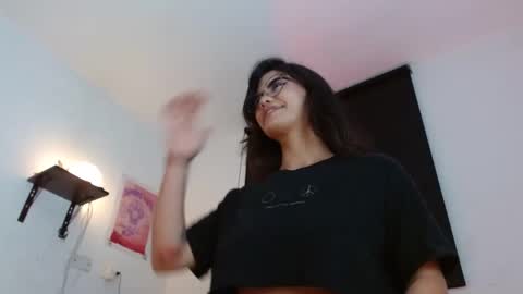 Snapshot of mariamcalad chatting on 01/26/25, 02:45 Mariam Calad online show from 01/26/25, 02:45