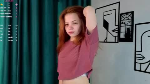 Snapshot of mariamcreedon chatting on 09/17/25, 01:29 My name is Molly this is my first day online show from 09/17/25, 01:29