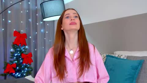 Snapshot of mariamenson chatting on 12/02/25, 06:47 MariaMenson online show from 12/02/25, 06:47