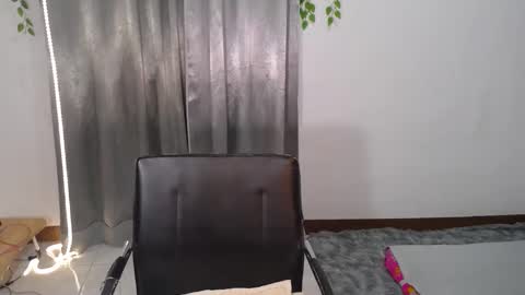 Snapshot of mariamercedesxxx chatting on 03/08/26, 01:03 maria online show from 03/08/26, 01:03
