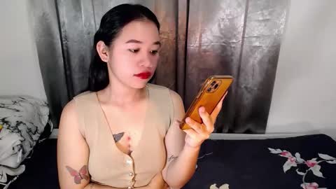 Snapshot of mariamercedesxxx chatting on 06/01/26, 12:56 maria online show from 06/01/26, 12:56