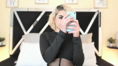 Snapshot of marian_pinzon chatting on 10/05/25, 02:32 Marian online show from 10/05/25, 02:32