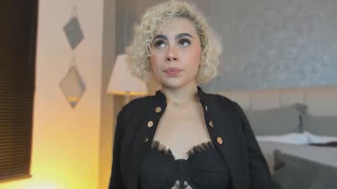 Snapshot of marian_pinzon chatting on 01/06/26, 02:37 Marian online show from 01/06/26, 02:37