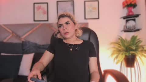 Snapshot of marian_pinzon chatting on 04/21/26, 07:17 Marian online show from 04/21/26, 07:17