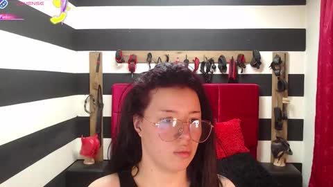 Snapshot of marian_ran_ chatting on 09/16/25, 02:23 Marian online show from 09/16/25, 02:23