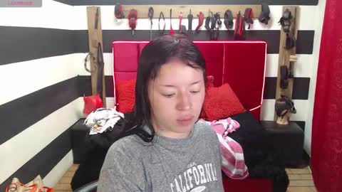 Snapshot of marian_ran_ chatting on 09/17/25, 02:35 Marian online show from 09/17/25, 02:35