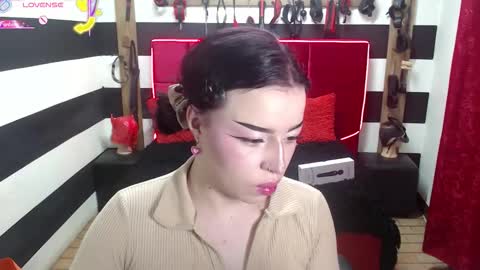 Snapshot of marian_ran_ chatting on 09/22/25, 04:25 Marian online show from 09/22/25, 04:25