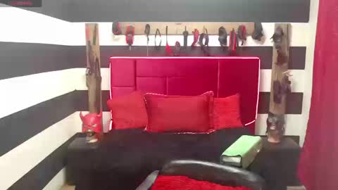 Snapshot of marian_ran_ chatting on 09/24/25, 05:00 Marian online show from 09/24/25, 05:00