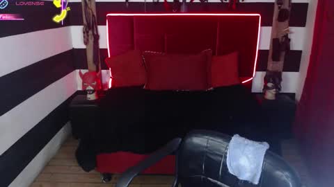 Snapshot of marian_ran_ chatting on 09/25/25, 03:10 Marian online show from 09/25/25, 03:10