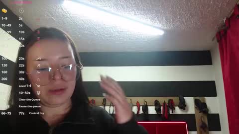 Snapshot of marian_ran_ chatting on 10/10/25, 03:05 Marian online show from 10/10/25, 03:05