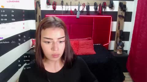 Snapshot of marian_ran_ chatting on 10/16/25, 04:35 Marian online show from 10/16/25, 04:35