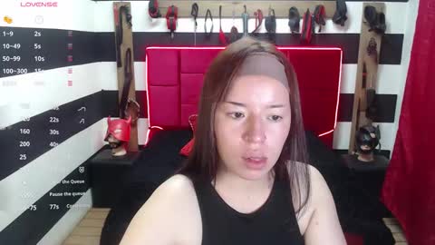 Snapshot of marian_ran_ chatting on 10/17/25, 03:31 Marian online show from 10/17/25, 03:31