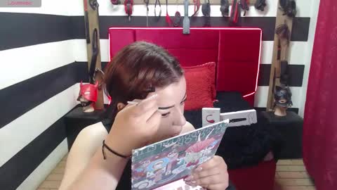 Snapshot of marian_ran_ chatting on 10/18/25, 02:47 Marian online show from 10/18/25, 02:47