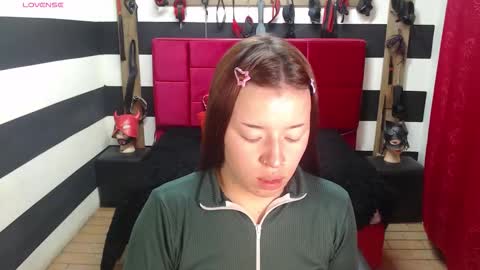 Snapshot of marian_ran_ chatting on 10/20/25, 03:07 Marian online show from 10/20/25, 03:07