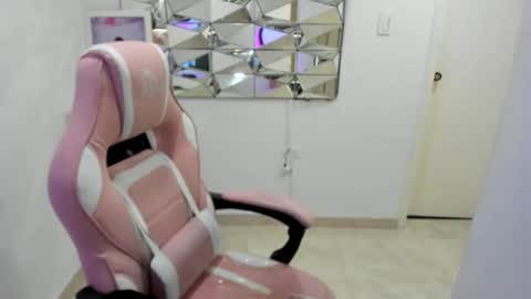 mariana01_m online show from 06/10/26, 11:53