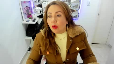 mariana01_m online show from 07/29/26, 11:52