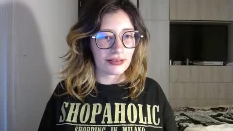 Snapshot of mariana124_ chatting on 12/17/24, 06:09 Mariana online show from 12/17/24, 06:09