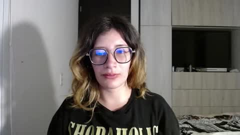 Snapshot of mariana124_ chatting on 12/17/24, 09:16 Mariana online show from 12/17/24, 09:16