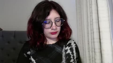 Snapshot of mariana124_ chatting on 01/02/25, 03:29 Mariana online show from 01/02/25, 03:29